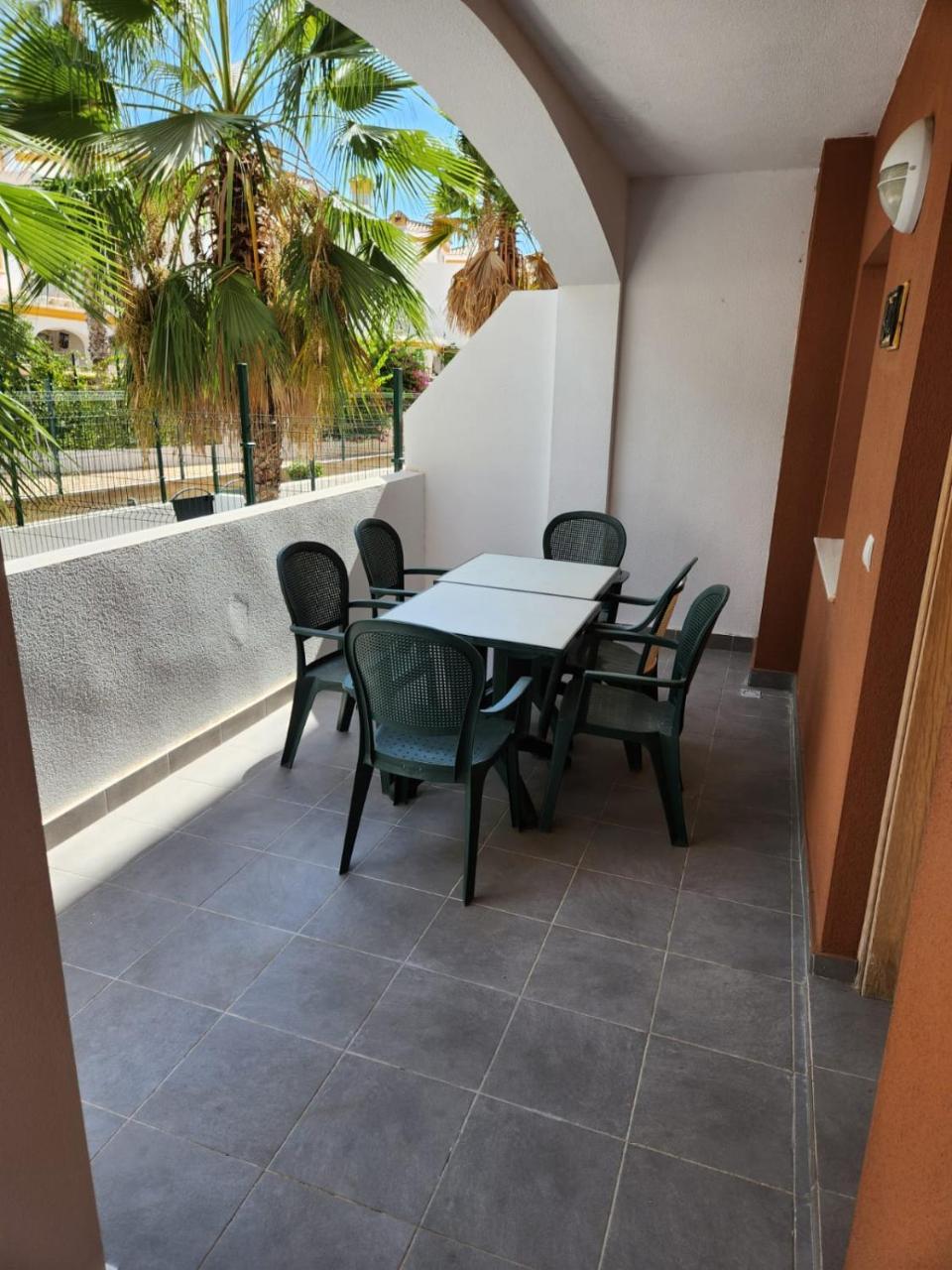 ¡Bajo extraordinario con vistas a la piscina y terraza! - 3