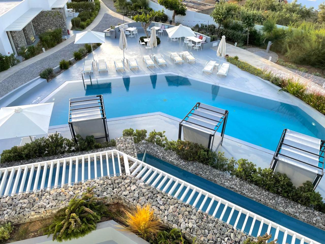 Relux Ios Hotel - 2