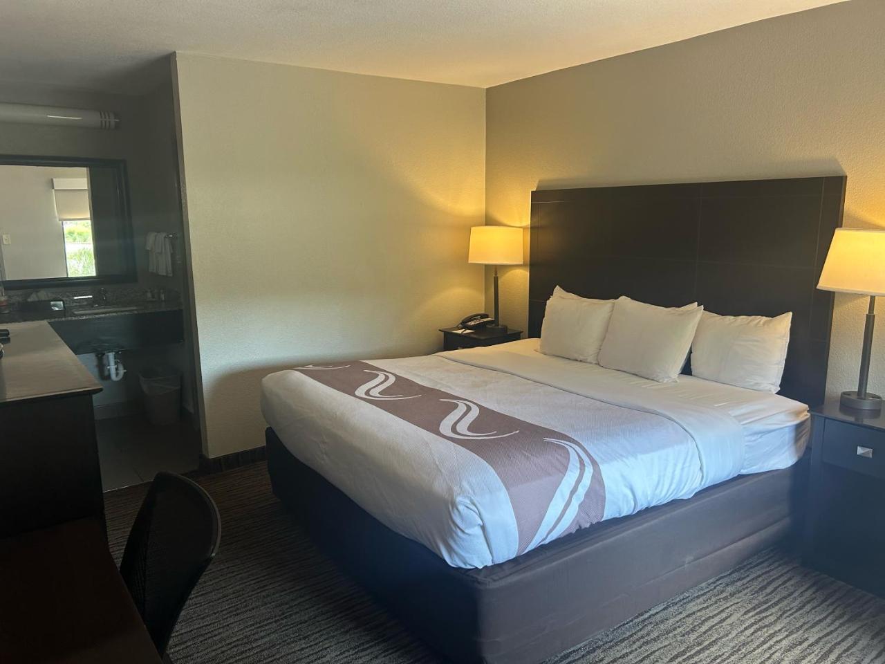 Quality Inn Mt. Pleasant - Charleston photo 4