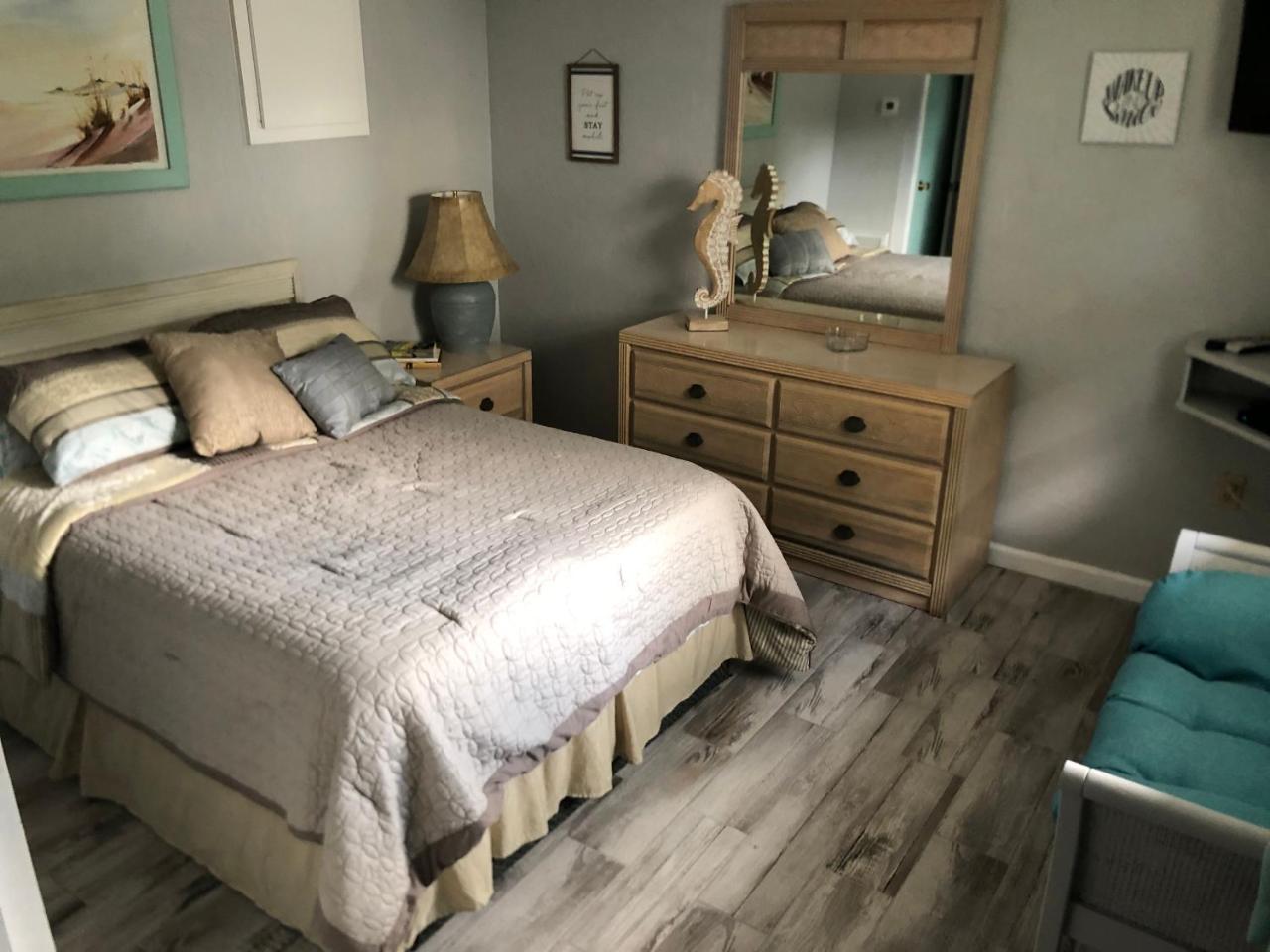Surfside Suites - 4
