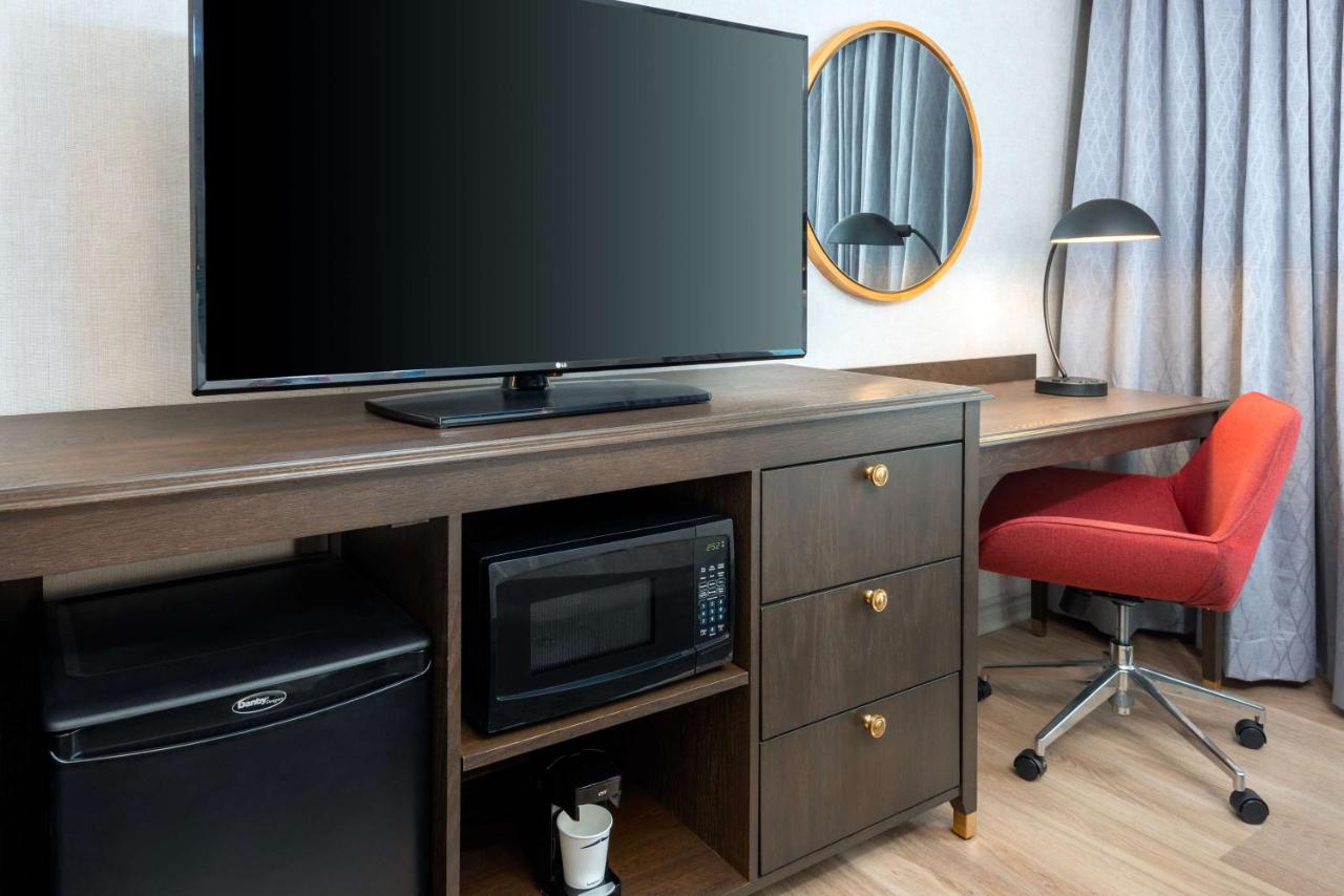 Hampton Inn Buffalo-Williamsville photo 2