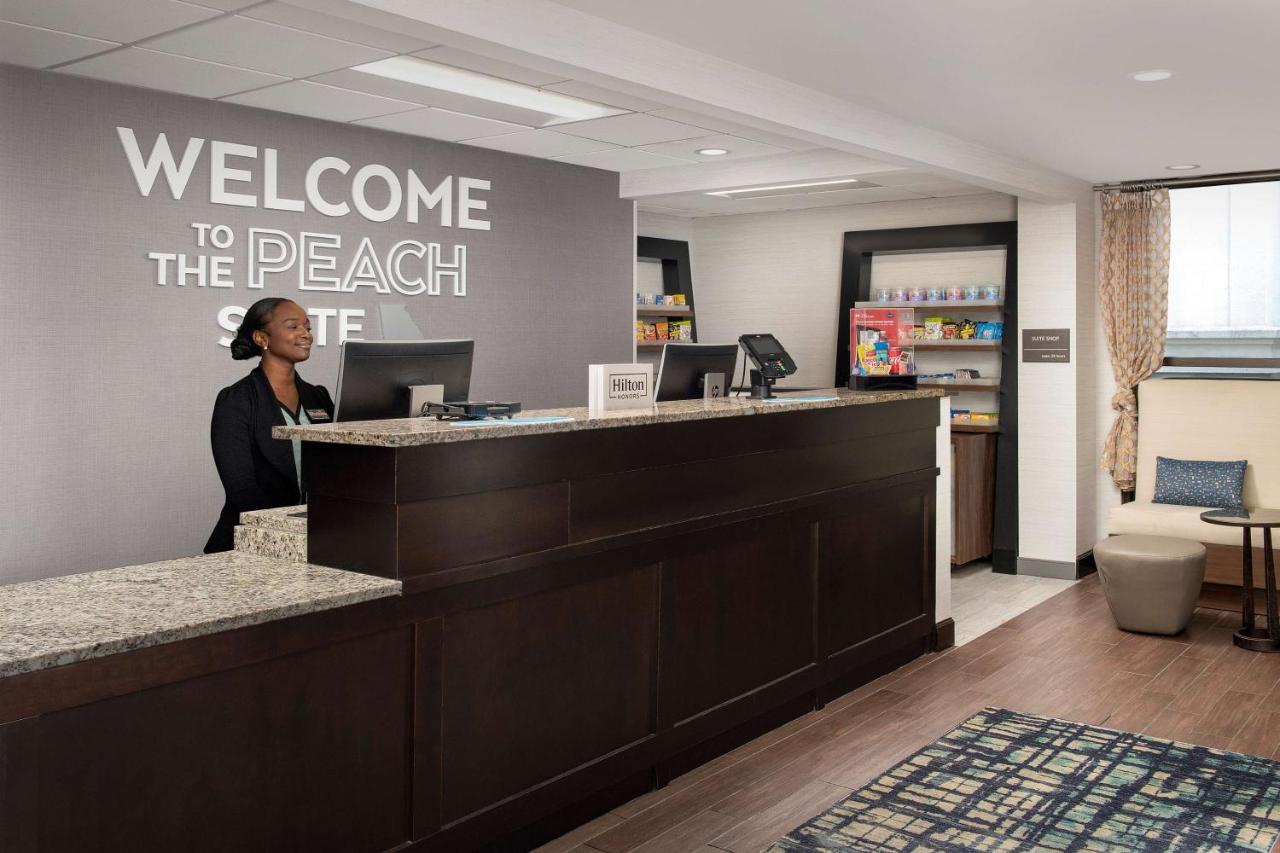 Photo - Hampton Inn & Suites Alpharetta-Windward