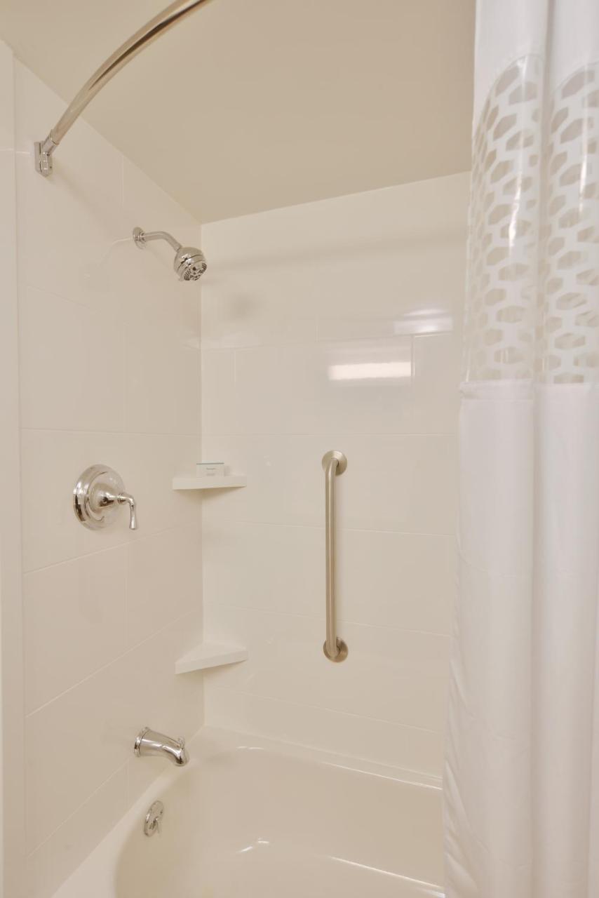Hampton Inn & Suites Chippewa Falls photo 4