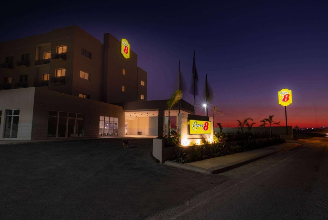 Super 8 by Wyndham Manzanillo photo 4