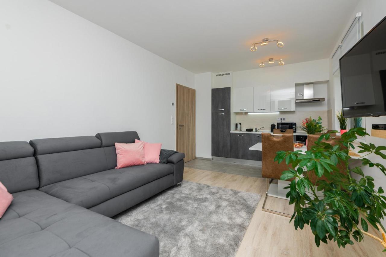 WaterFront City Apartments by FirstHost photo 4