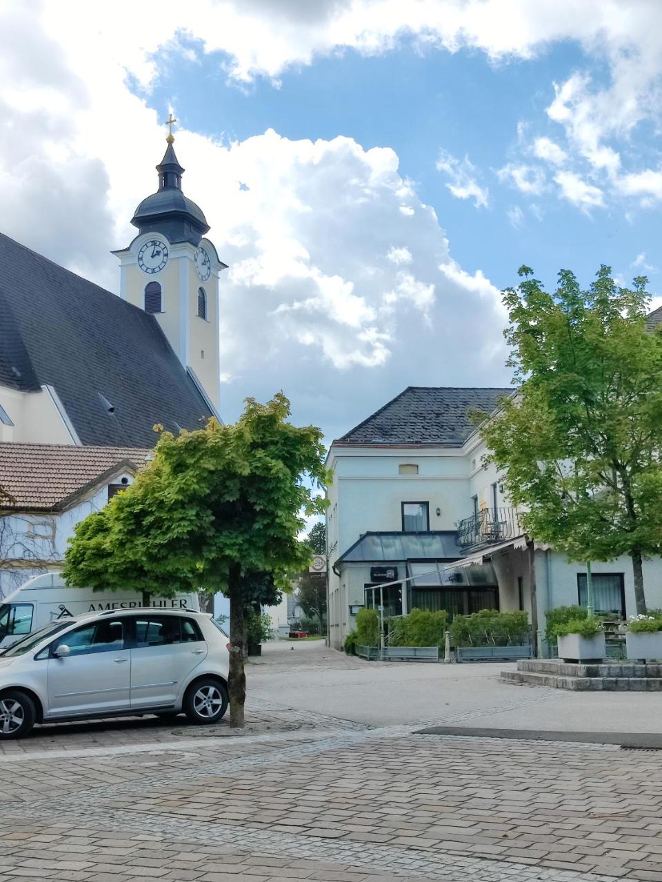 Neuhof photo 2