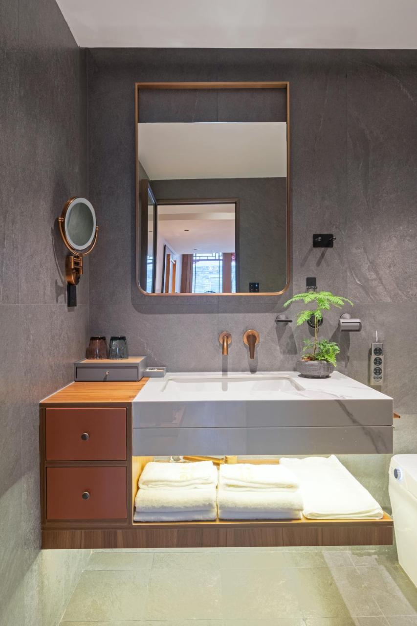 Beijing Xin xiang YaYuan Wang Fu Jing Forbidden City Countyard Hotel&Free Laundry &Free Coffee &Paid Dumpling experience service
