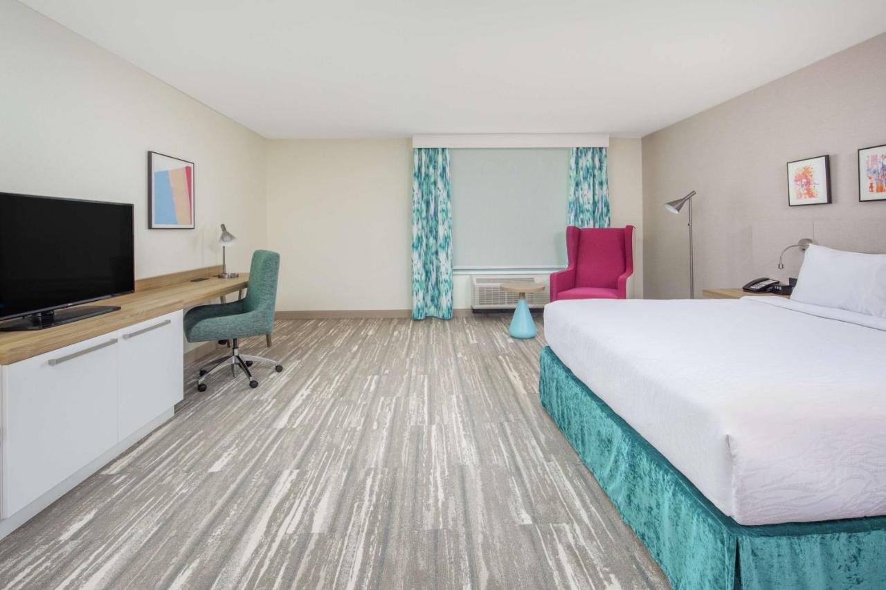 Hilton Garden Inn Surprise photo 3