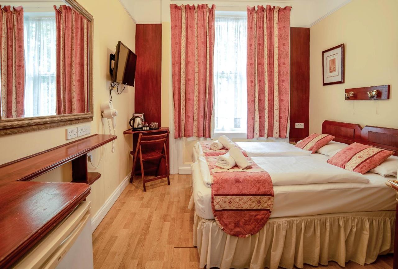 Dolphin Hotel photo 3