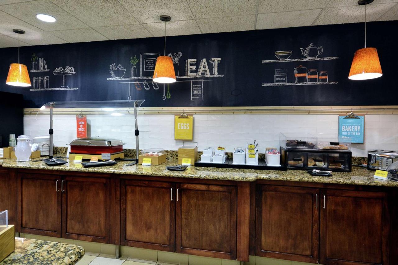 Hampton Inn Raleigh/Town of Wake Forest photo 2