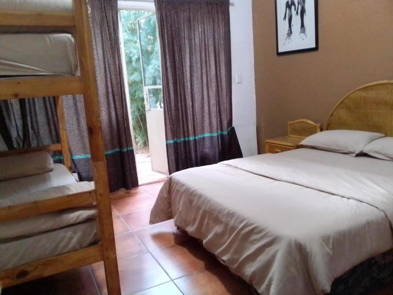 Rosebank Lodge & Backpacker photo 3