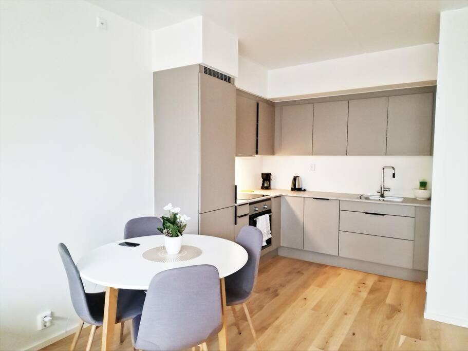 Demims Apartments Lillestrøm - Modern & Super Central - 10mins from Oslo S - 4