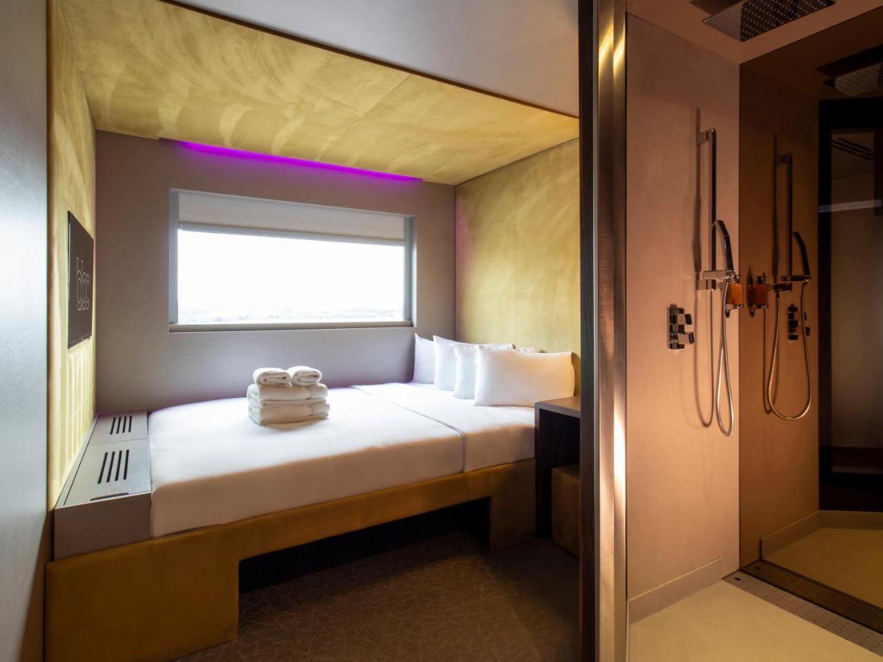 Bloc Hotel London Gatwick Airport photo 4