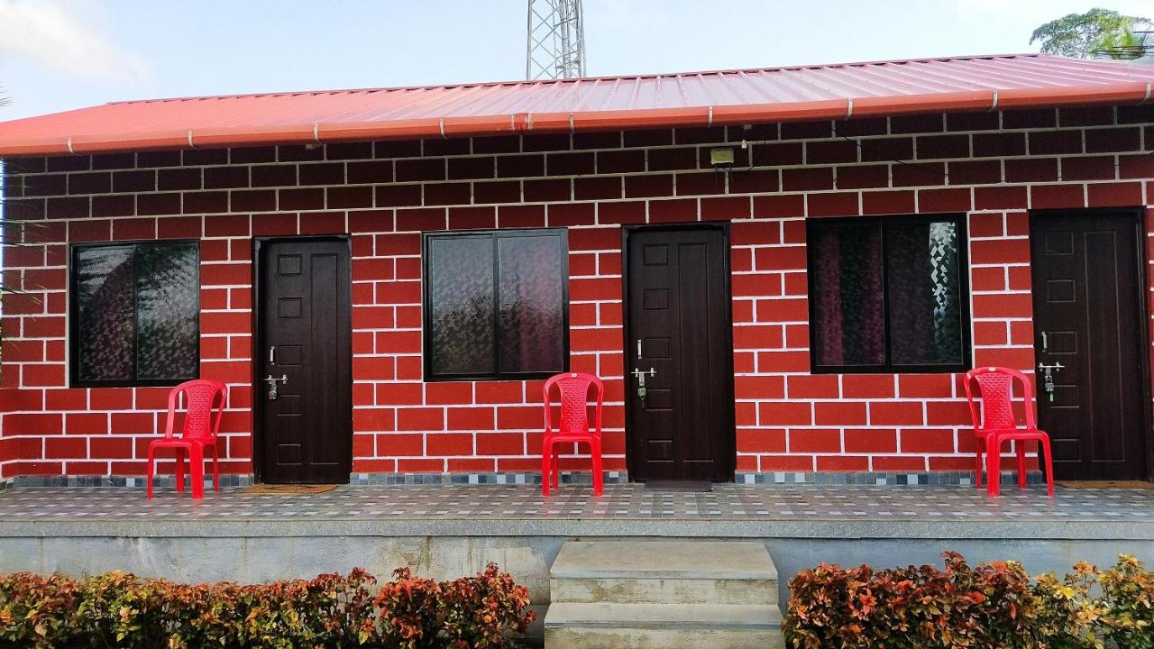 DANDELI CROCODILE EDGE HOME STAY photo 4