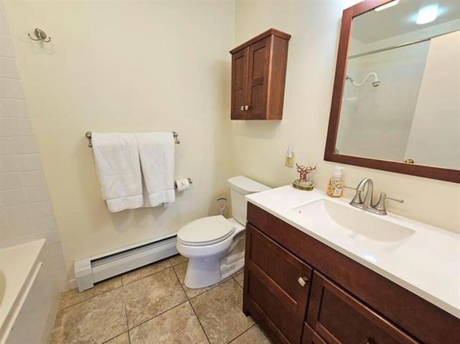 Mt Snow Condo with Pool Mountain Views Half Mile to Mtn - 4