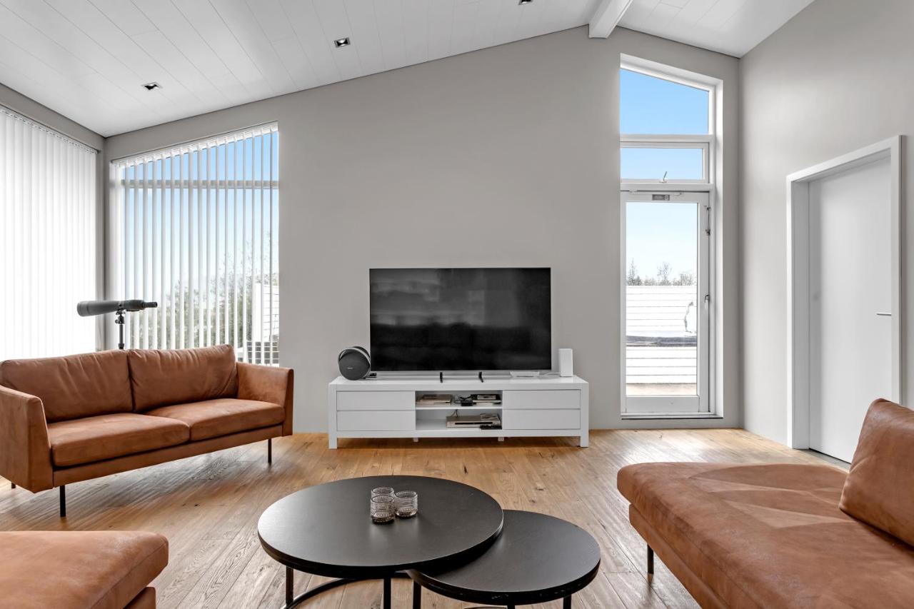 Luxury Villa with River View - 6