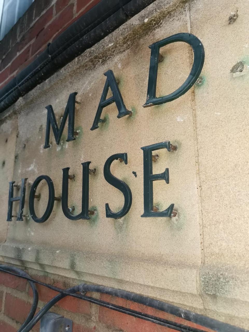 The Mad Hatter's Guestrooms photo 2