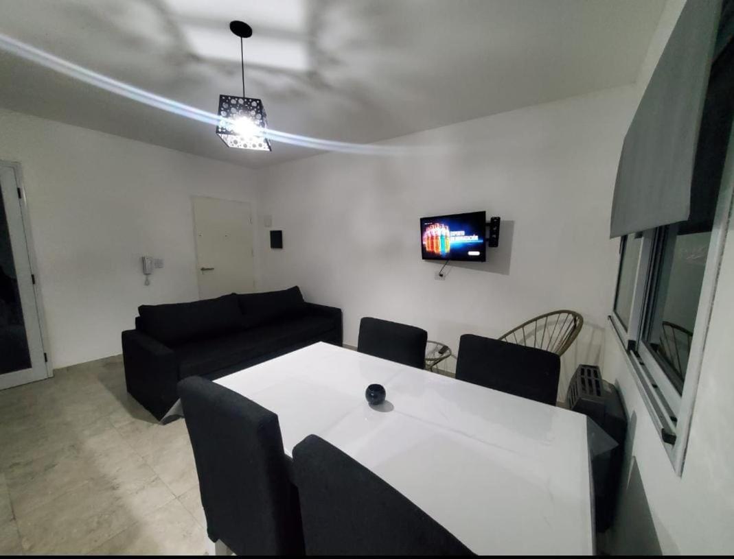 Travel Suites Ezeiza- 5 pax- Centro Eze- Shoppings a 8 min photo 2