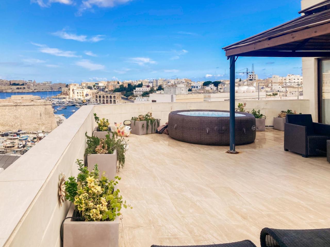 Valletta and Grand Harbour Lookout - 6