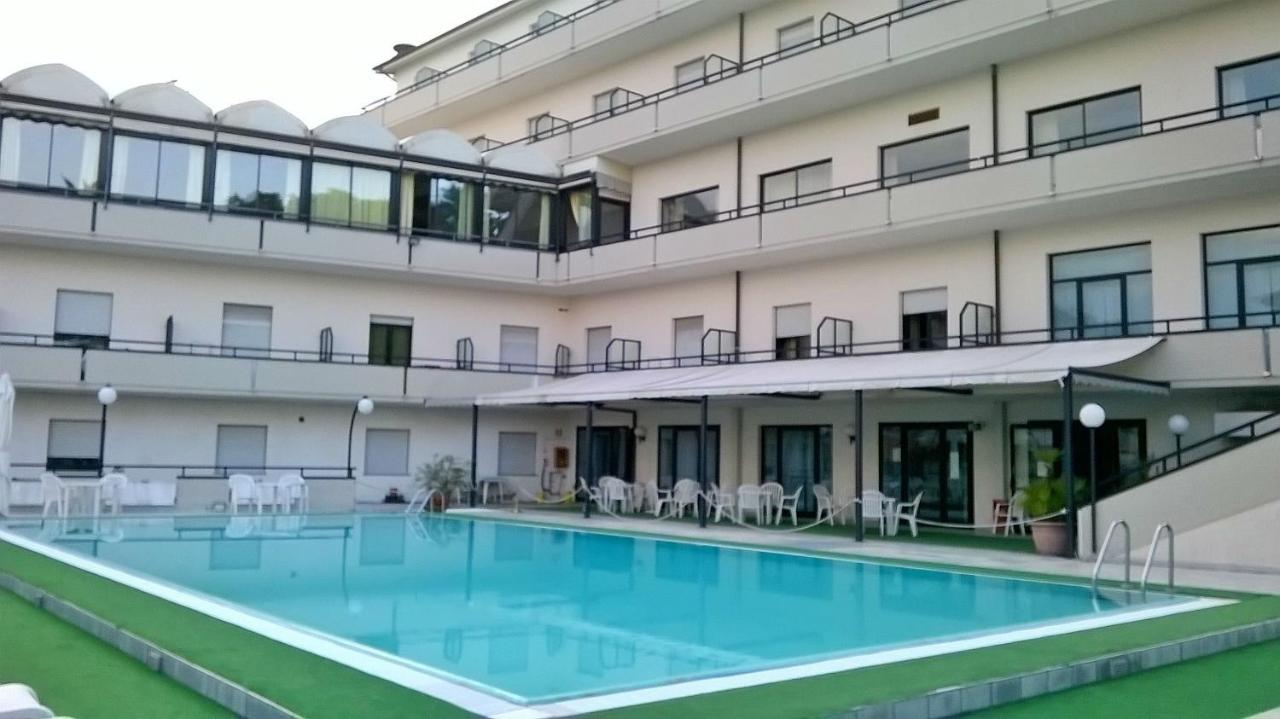 Hotel Du Parc photo 2