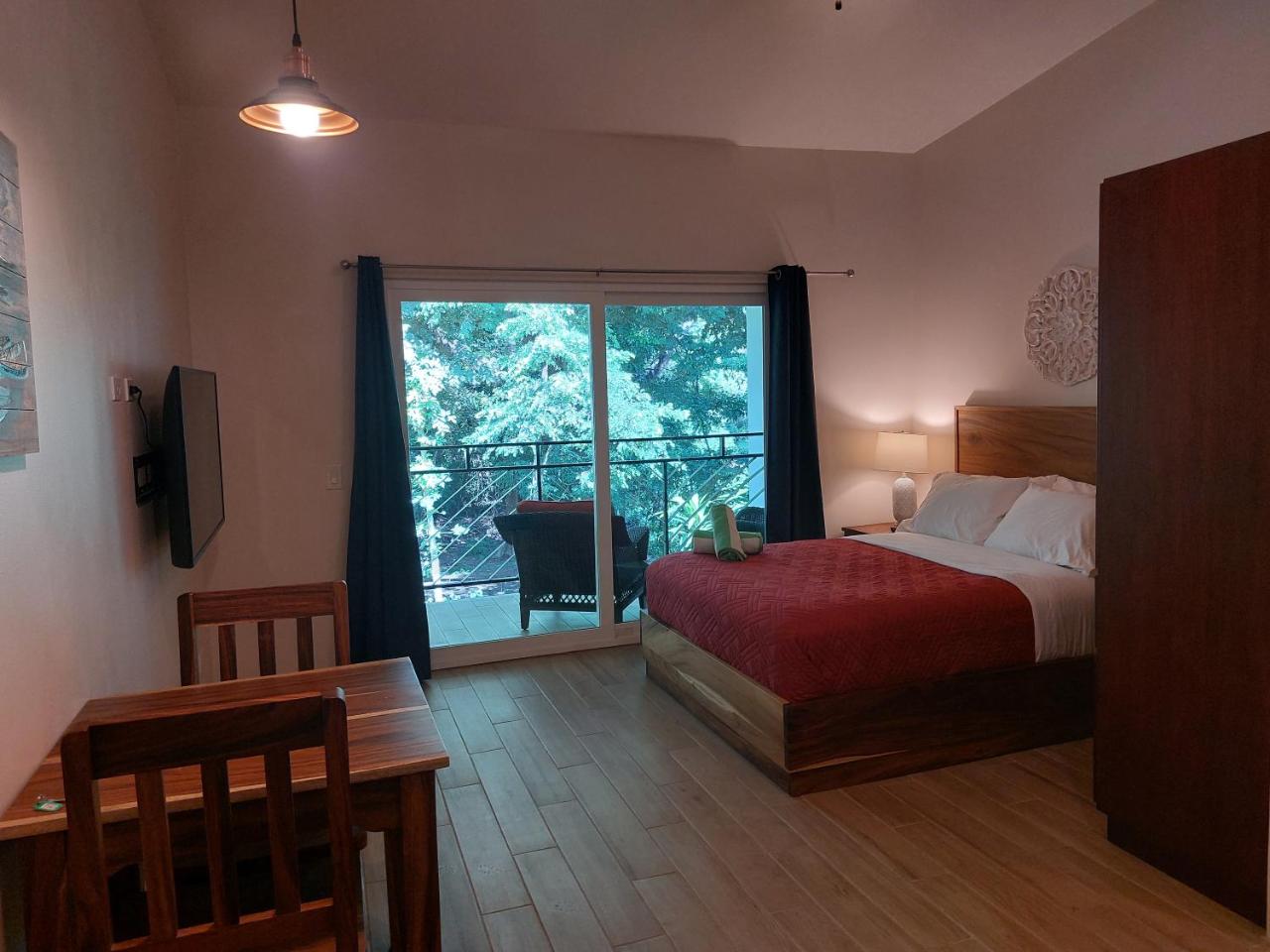Palm Beach Inn photo 2