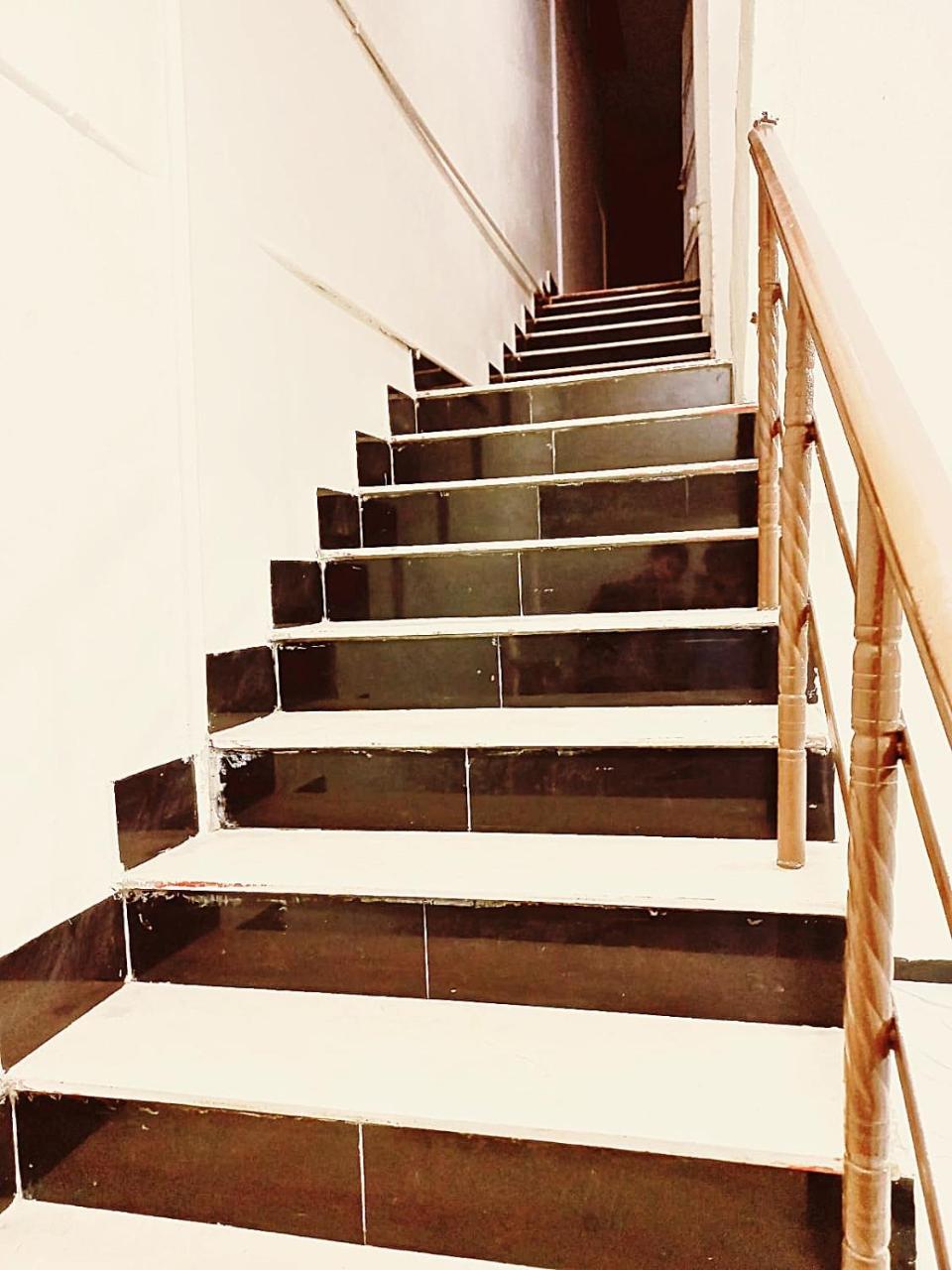 GULSHAN PALACE Near AghaKhanHospital ExpoCenter Airport photo 2