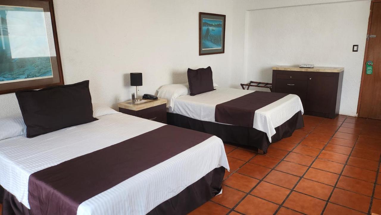 Hill House Mazatlan - Bed & Breakfast photo 3