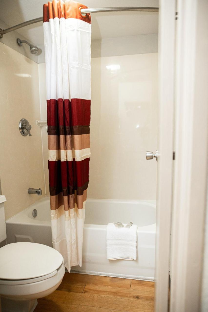 Red Roof Inn Rochester - Henrietta photo 2