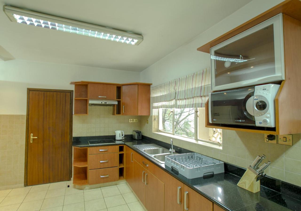 Mimosa Court Apartments photo 3