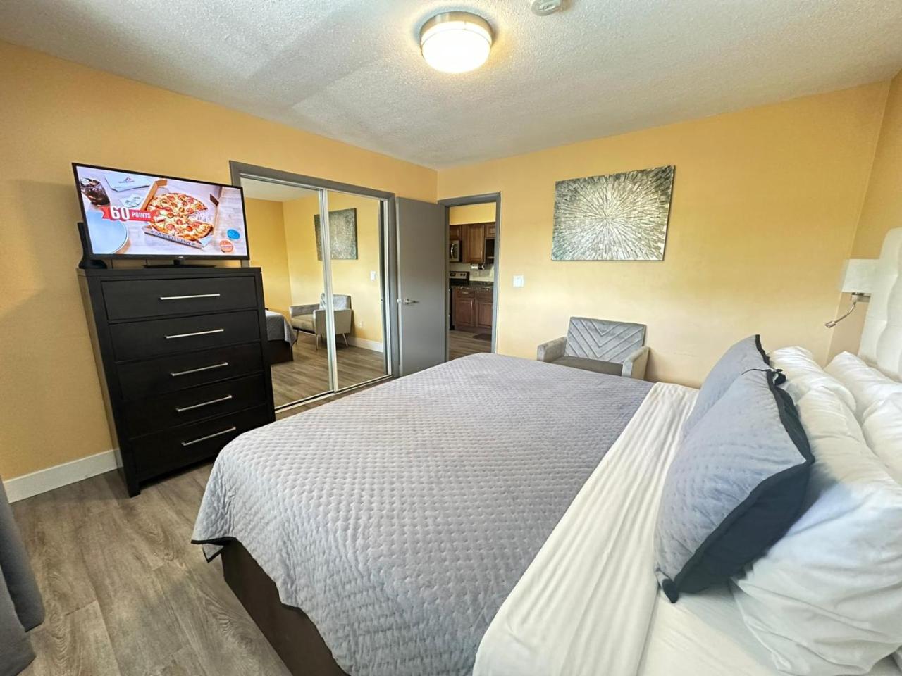 Sheridan Suites Apartments photo 4