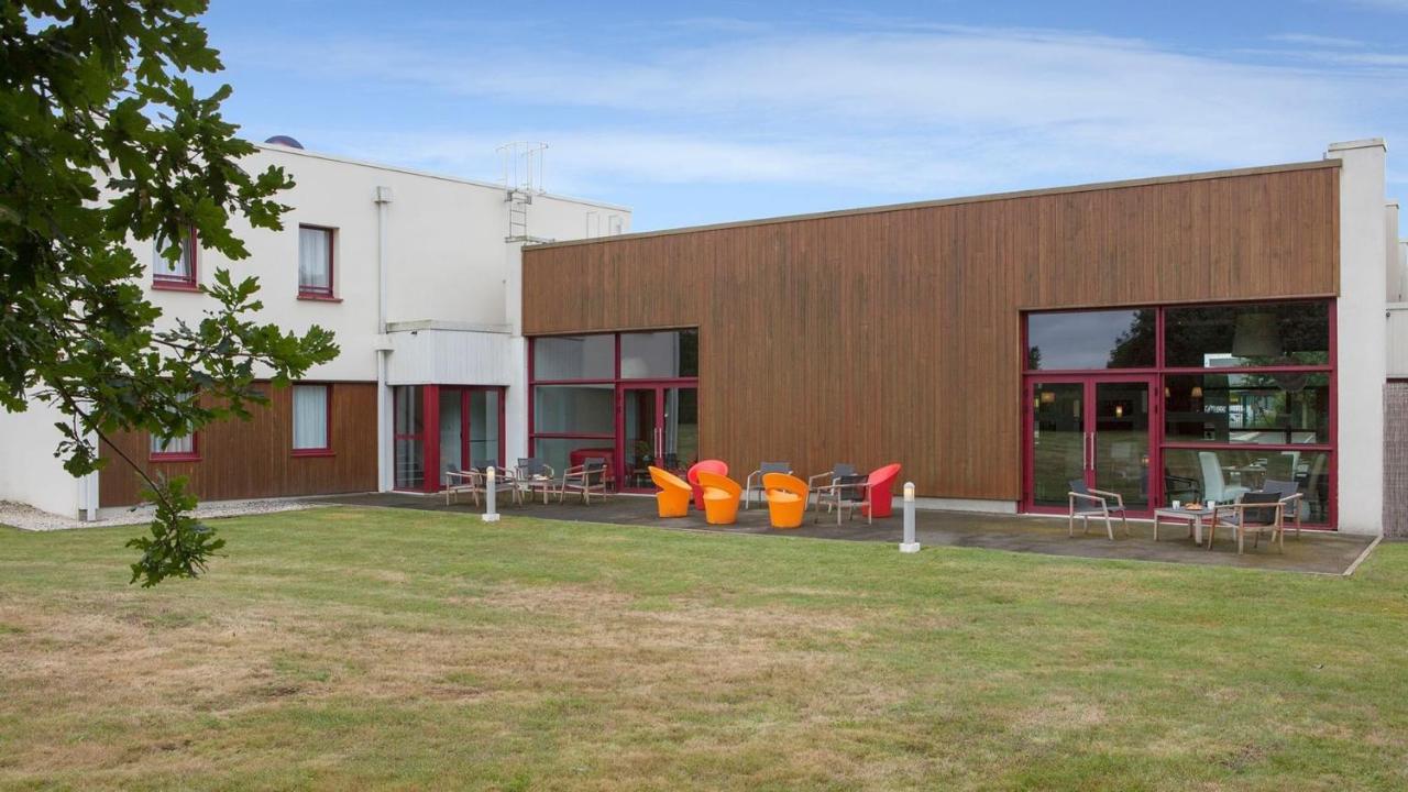 Brit Hotel Bressuire photo 2