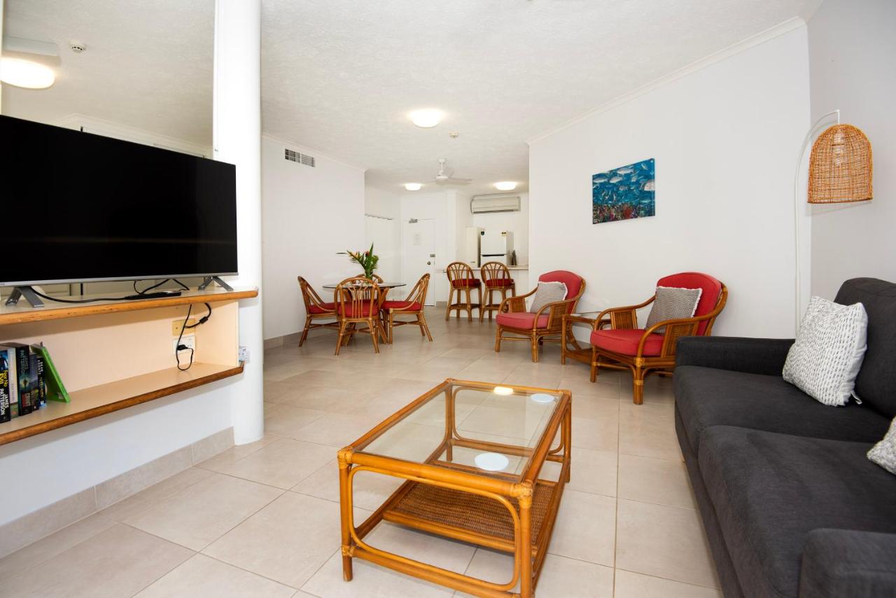 Golden Sands Beachfront Resort photo 3