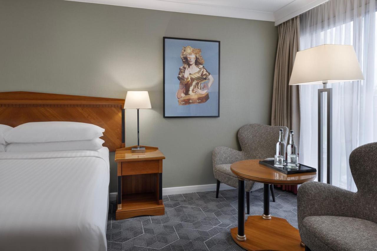 Delta Hotels Heathrow Windsor photo 2
