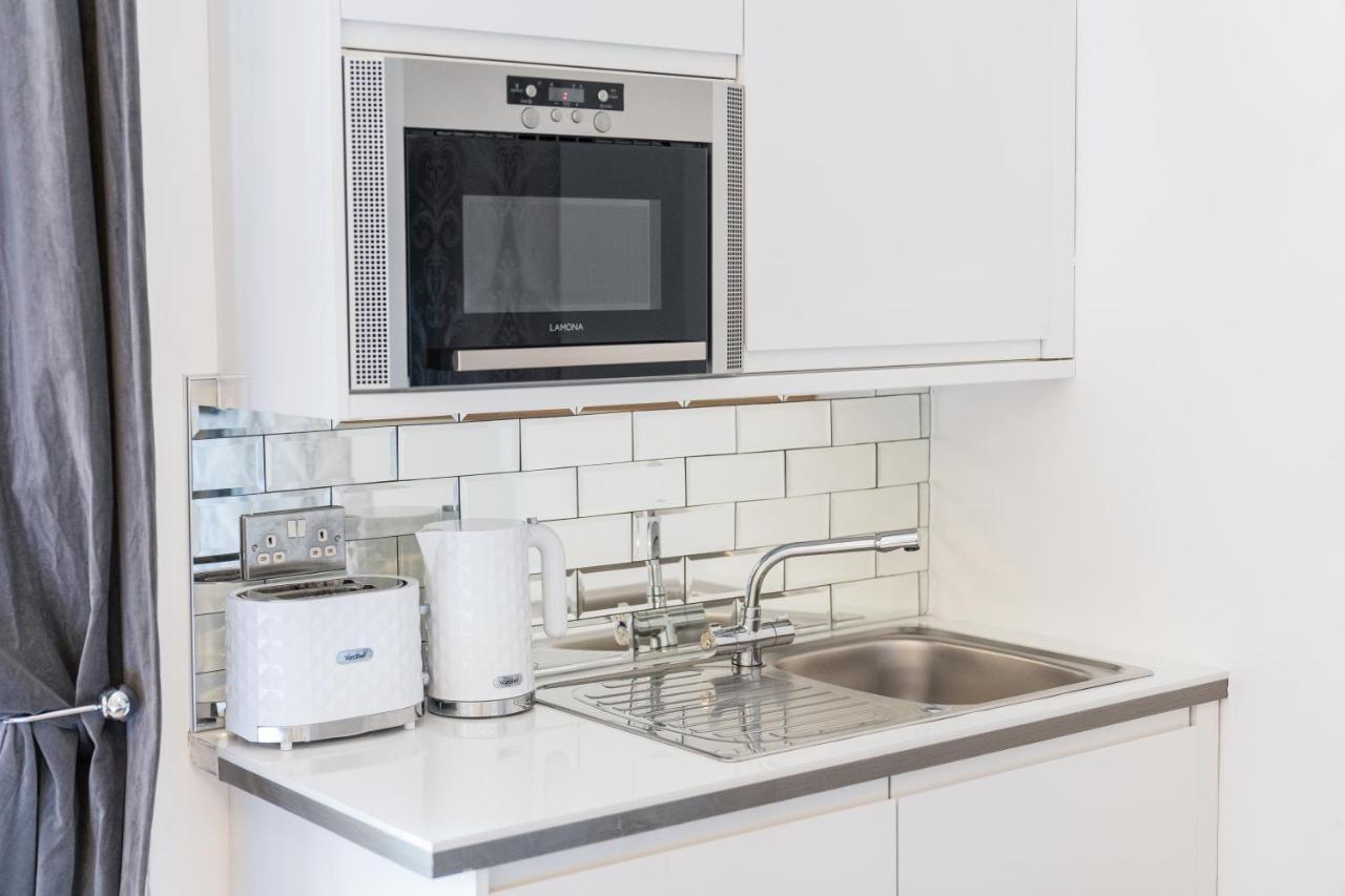 Edinburgh Castle Apartments - 6