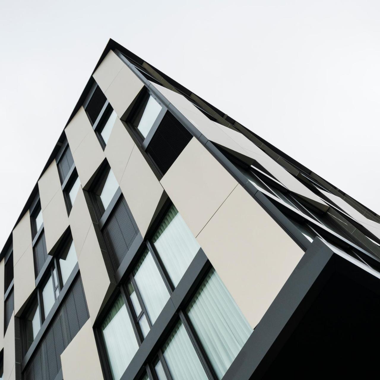 YParc Hôtel, FORUM