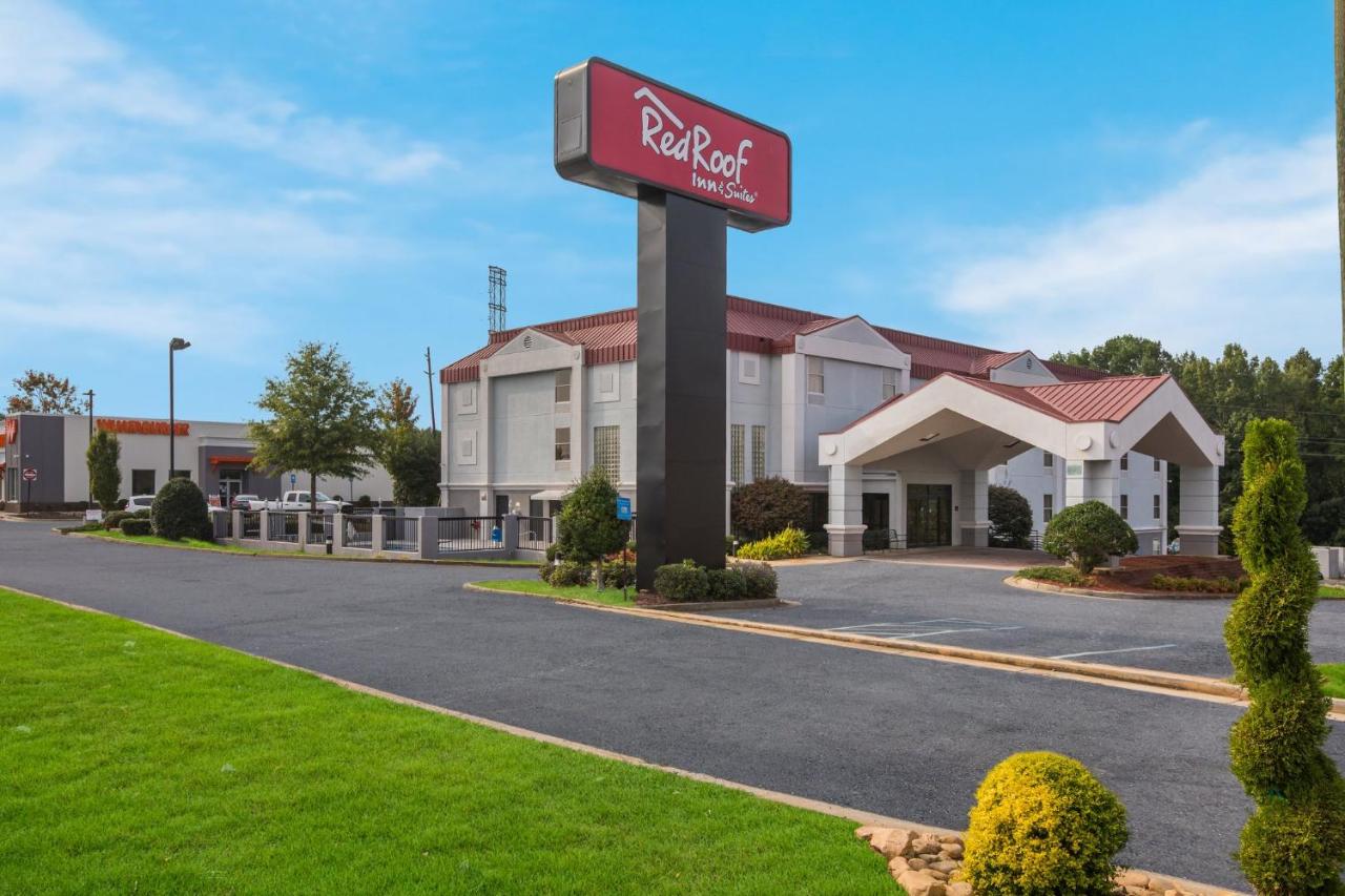 Photo - Red Roof Inn & Suites Newnan