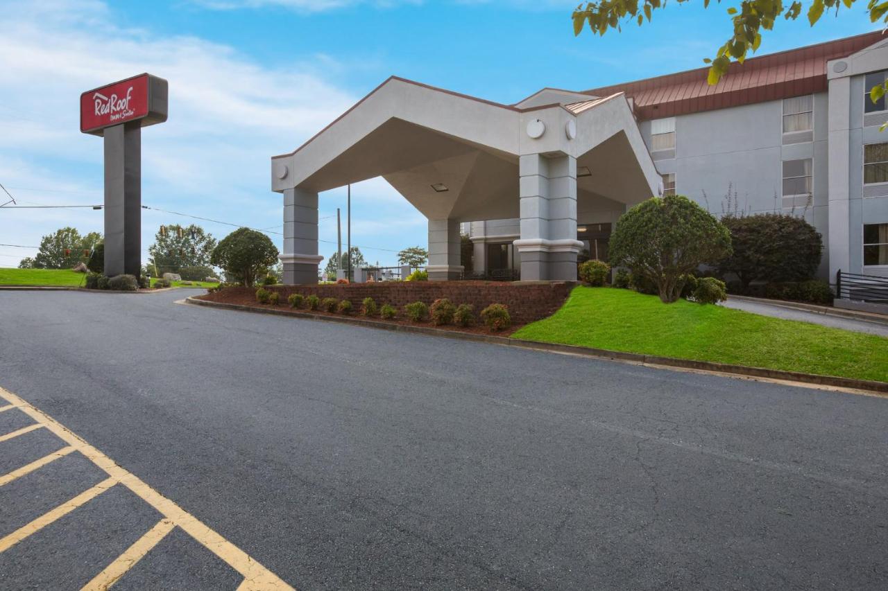 Photo - Red Roof Inn & Suites Newnan