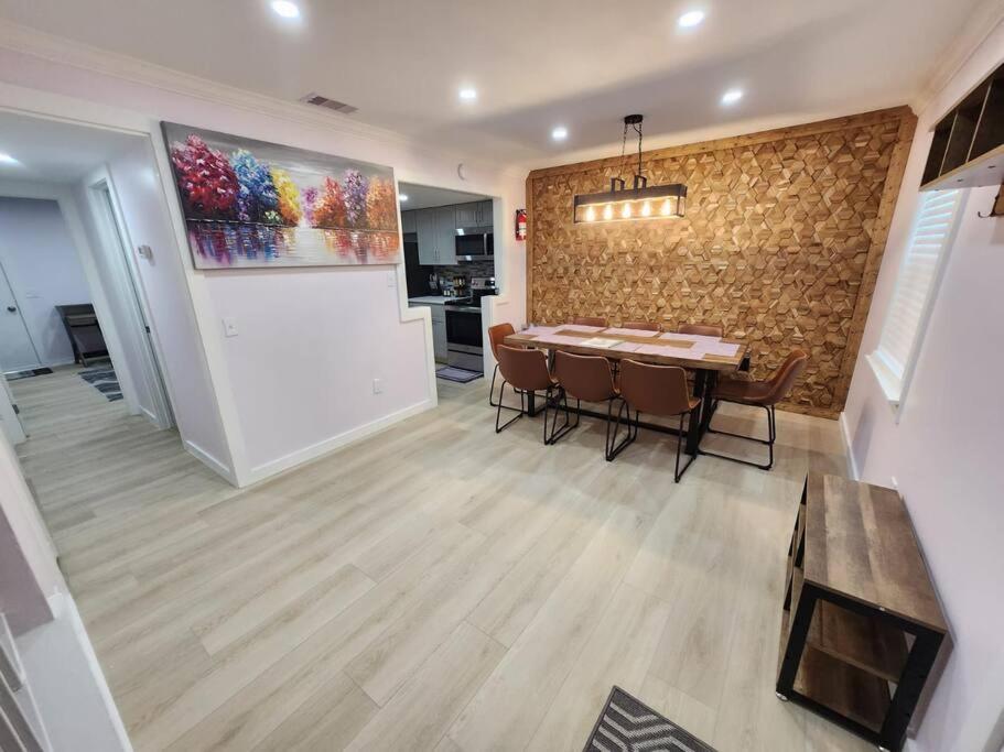 Modern Island Serenity!-Pet-Friendly villa - 2