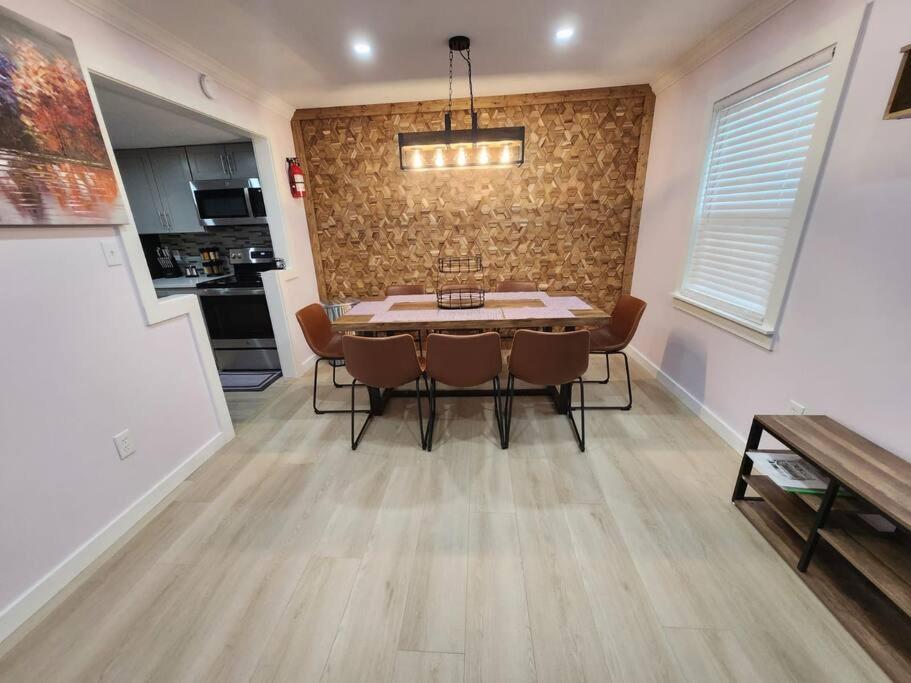 Modern Island Serenity!-Pet-Friendly villa - 5