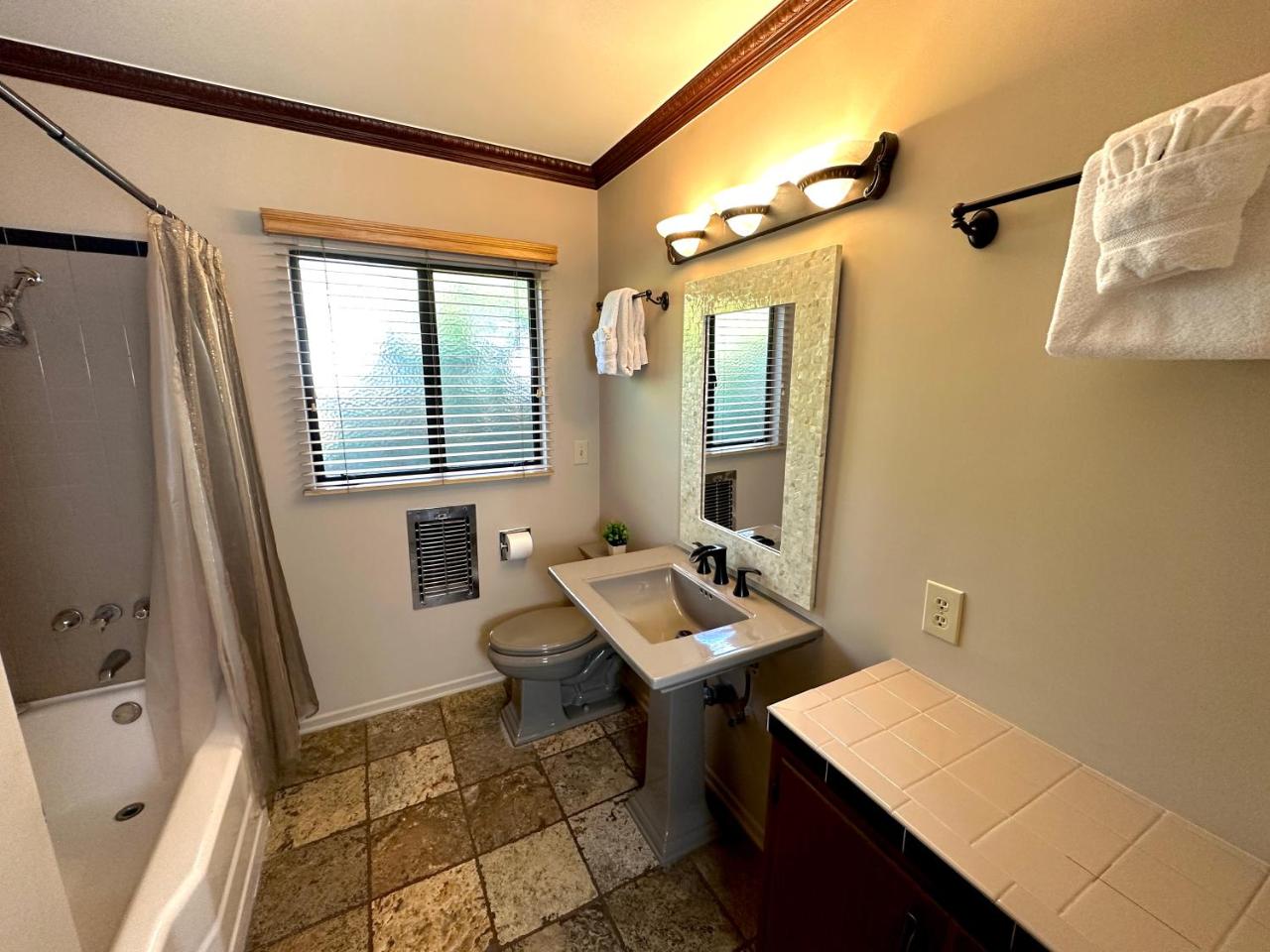 Vista Grande Resort - A Gay Men's Resort photo 2