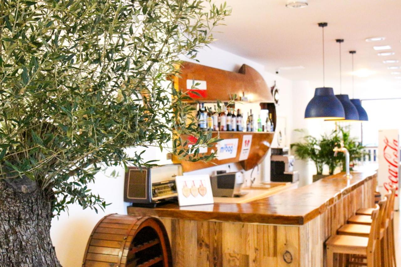 Relax place & restaurant photo 2