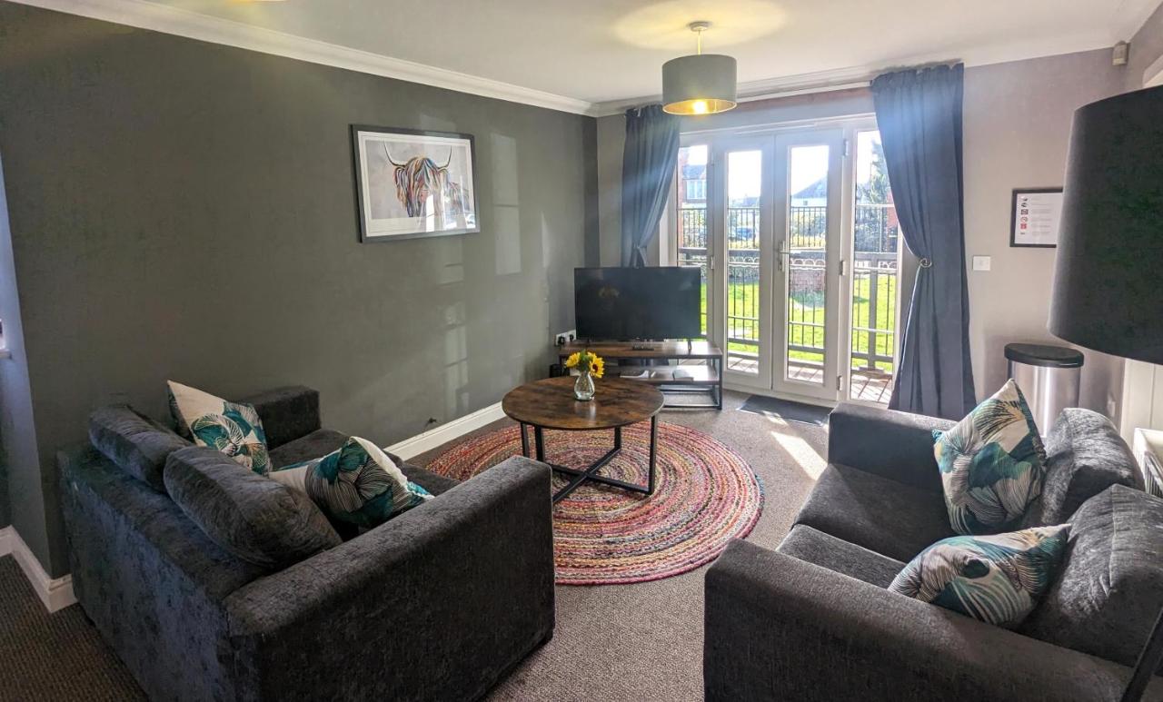 Superb Modern Apartment, FREE Secure Parking! - 4