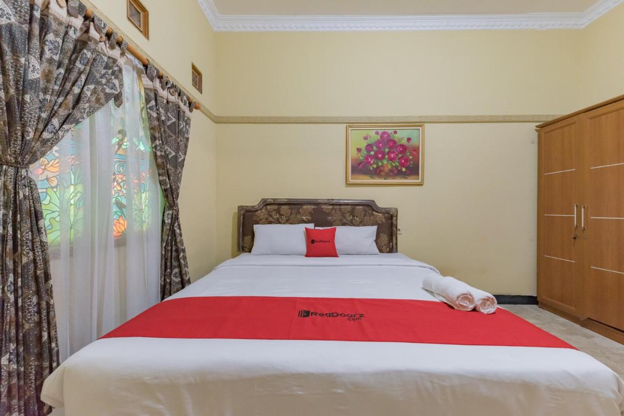 RedDoorz Syariah at Bumi Eyang Enin Homestay Tasikmalaya photo 2