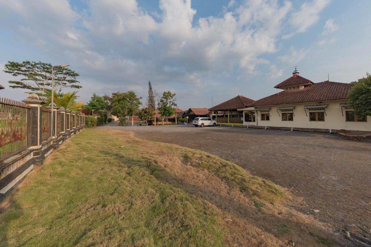 RedDoorz Syariah at Bumi Eyang Enin Homestay Tasikmalaya