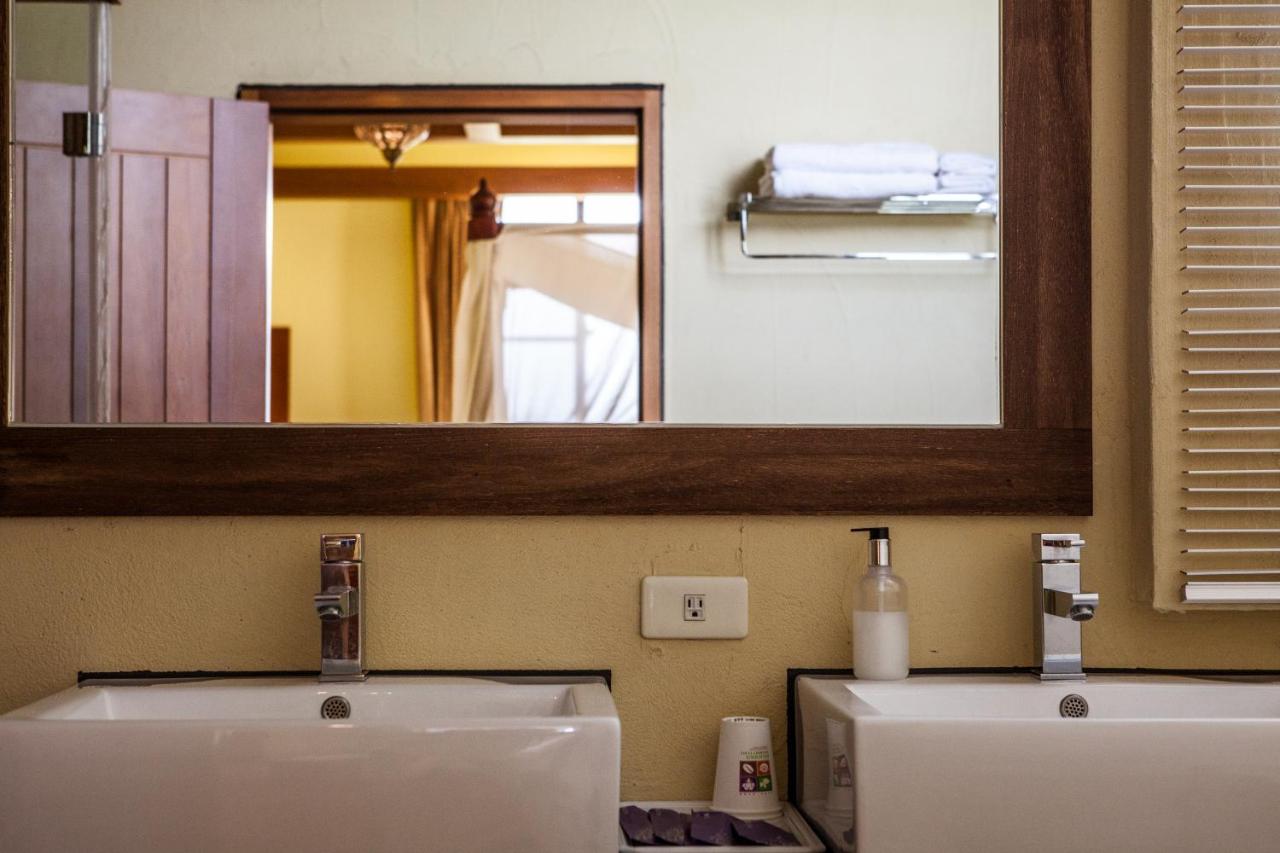 Oasis Hotel photo 3