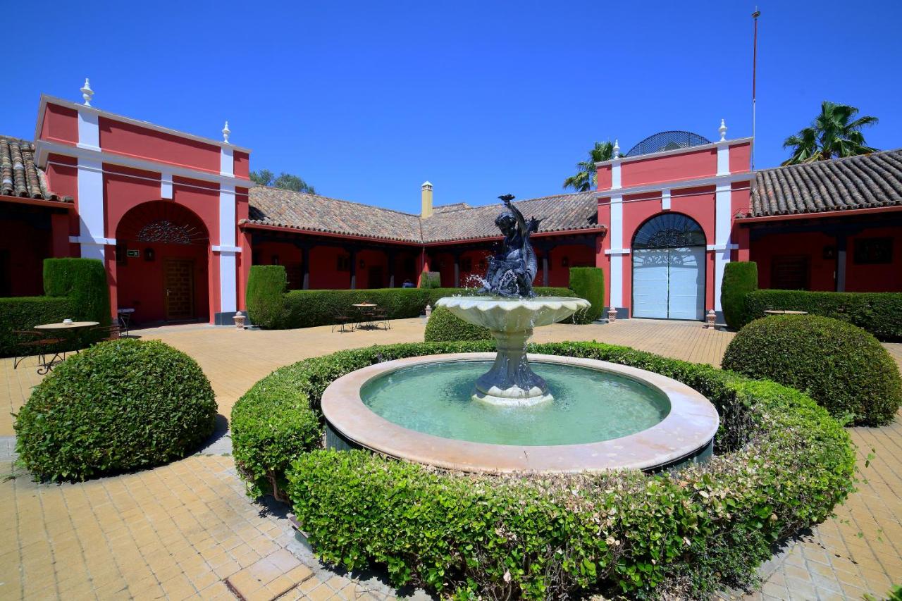 Hotel Hacienda Montenmedio photo 2