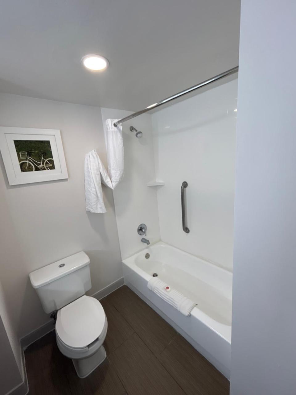 Comfort Inn Darien - North Brunswick photo 2