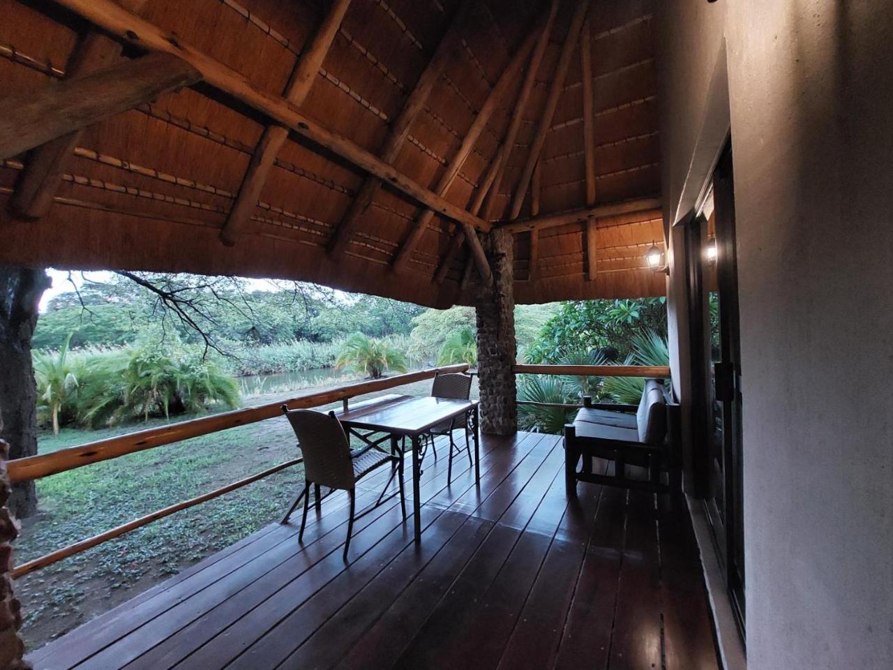 Mobola Island Lodge photo 2