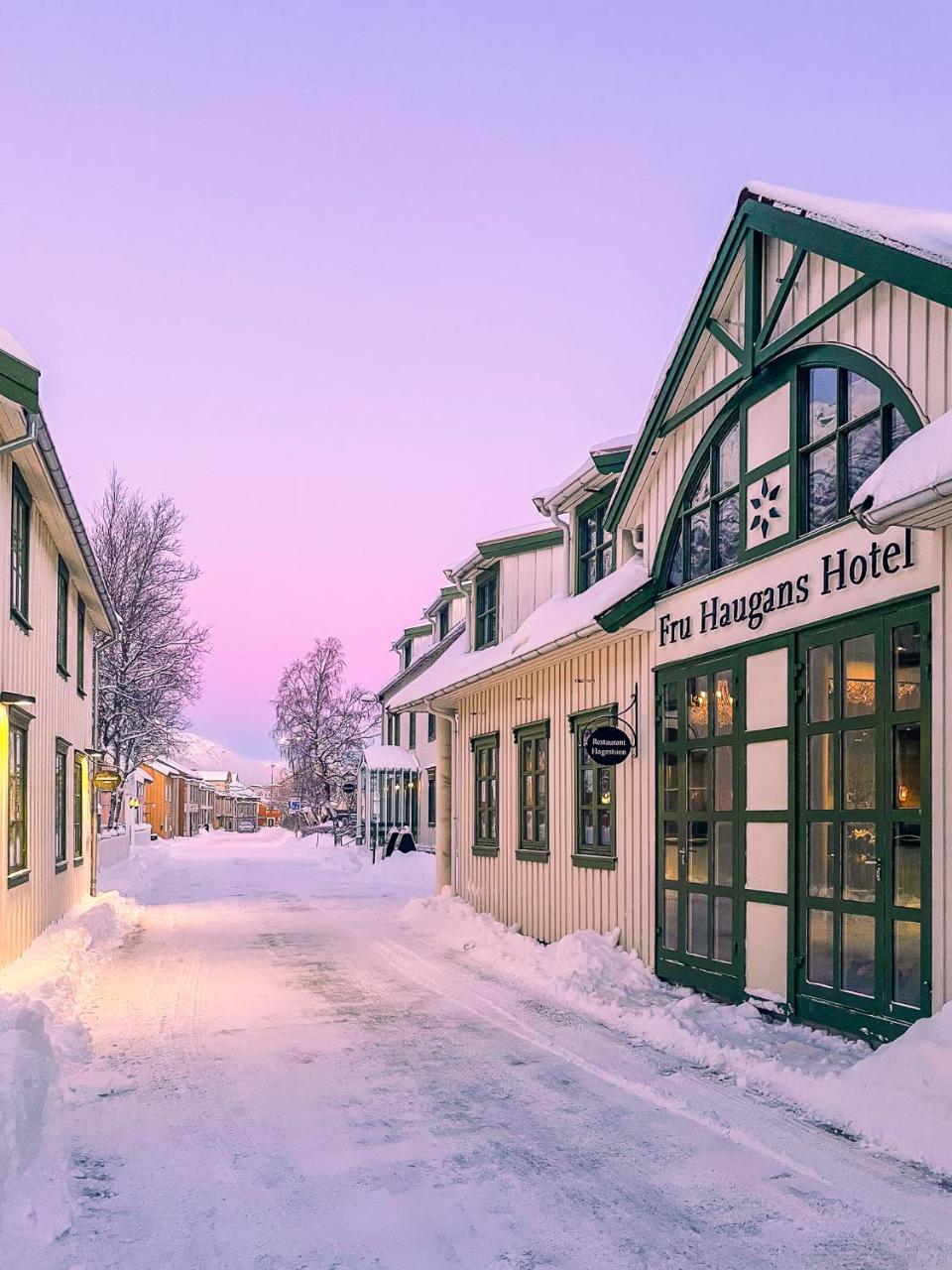 Fru Haugans Hotel photo 2