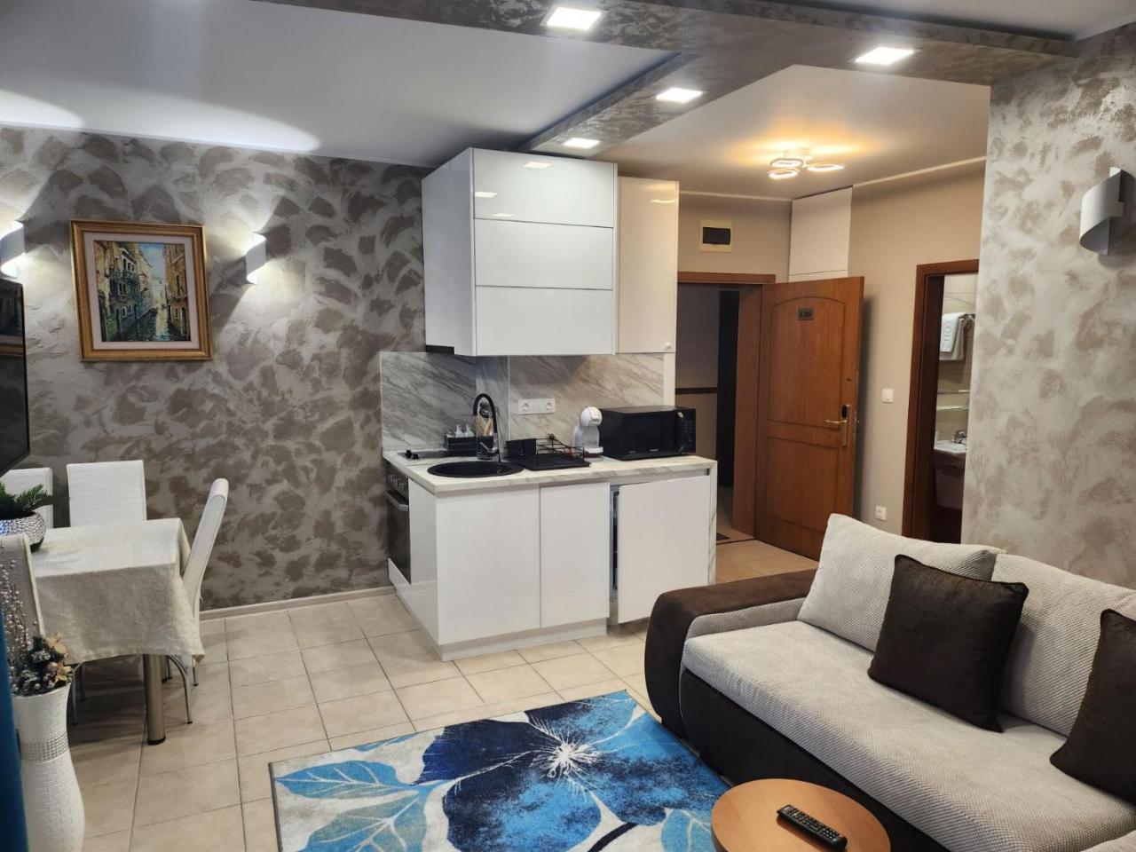 Royal Plaza Apartments Borovets - 2